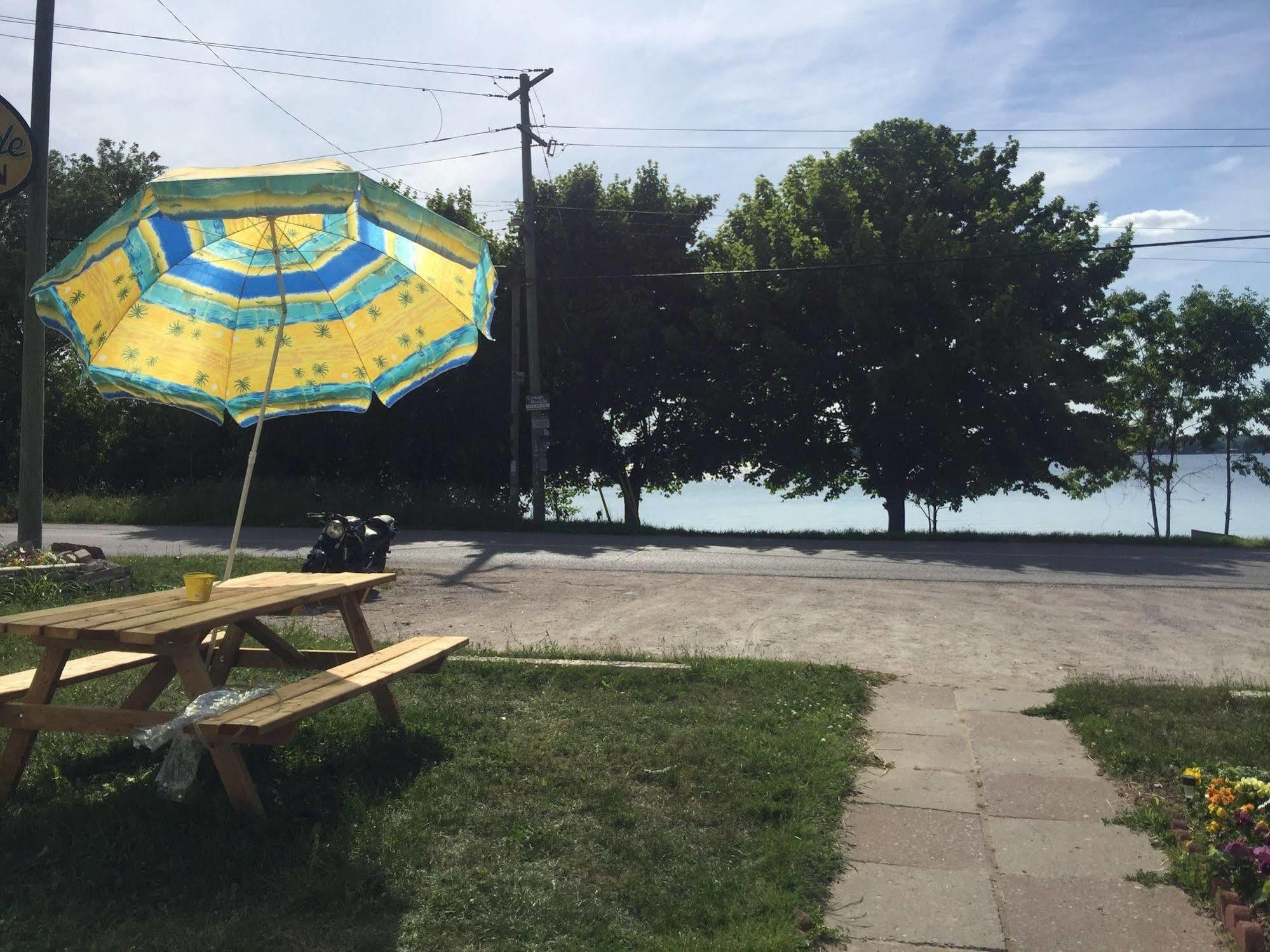 Lakeside Inn Orillia Exterior foto